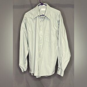 Men’s gray button-down, long sleeve